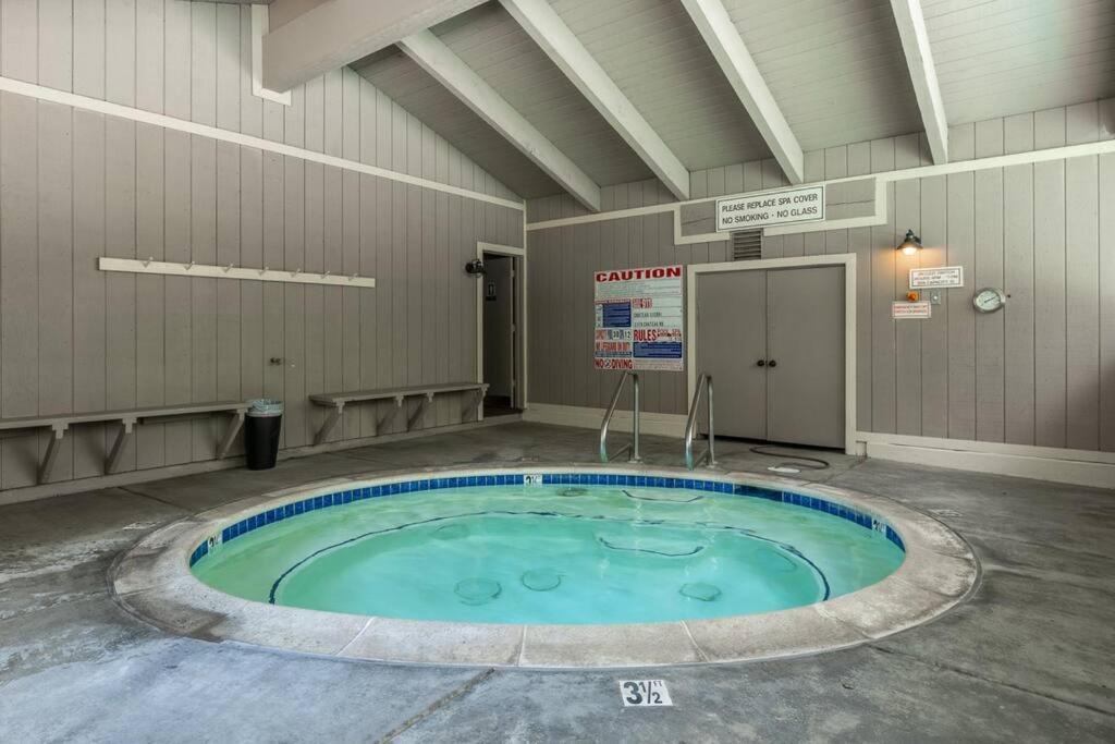 Mammoth Twnhm Hot Tub Walk To Town * Mammoth Lakes